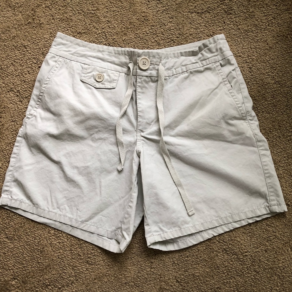 Old Navy khaki shorts EUC
